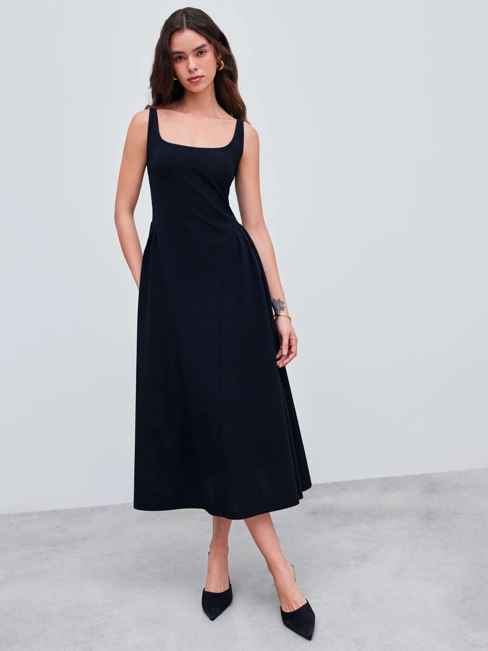 CIDER Black Midi Scoop-Neck Dress